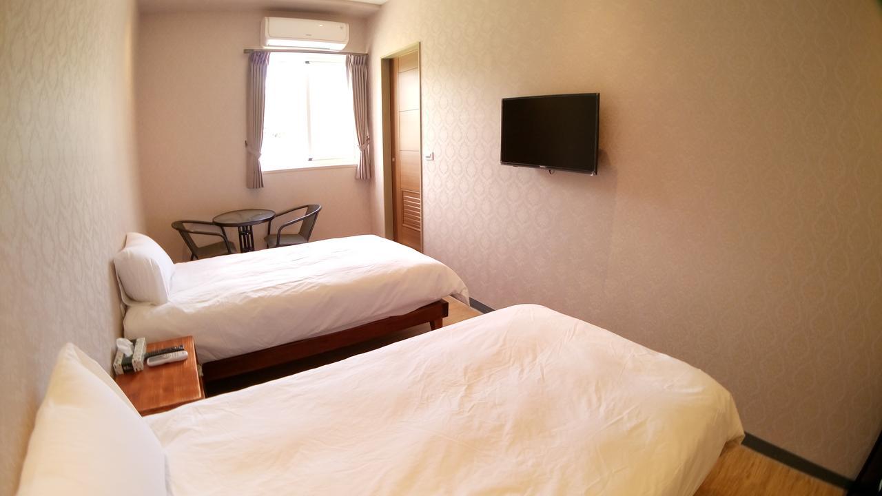 Fun Wind Sailing Hostel Nanwan Exterior photo